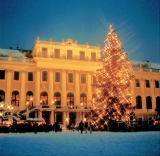 Schonbrunn Palace at Christmas