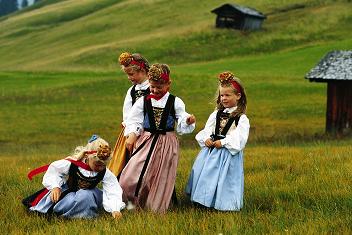 girls in tradiitianal costume Vorarlberg 